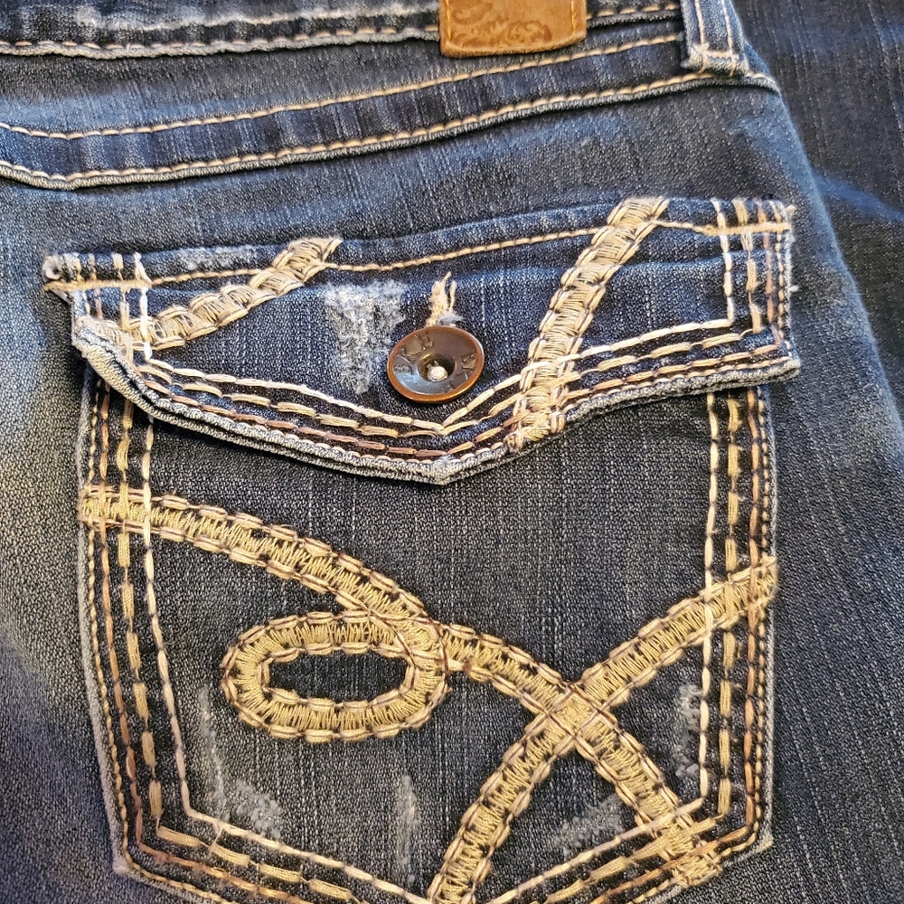 BUCKLE BKE MADISON Blue Jeans with Tan Embroidery 28 X 33 1/2